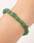 Elastic chips bracelet with green adventurine stone flakes