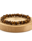 Elastic chips bracelet with tiger eye stone flakes