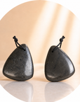 CIONDOLO TRIANGOLO IN SHUNGITE - Protezione, radicamento e purificazione