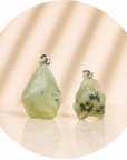 CIONDOLO IN PREHNITE - Serenità, intuizione e armonia interiore | Scopri su Clorophilla Shop