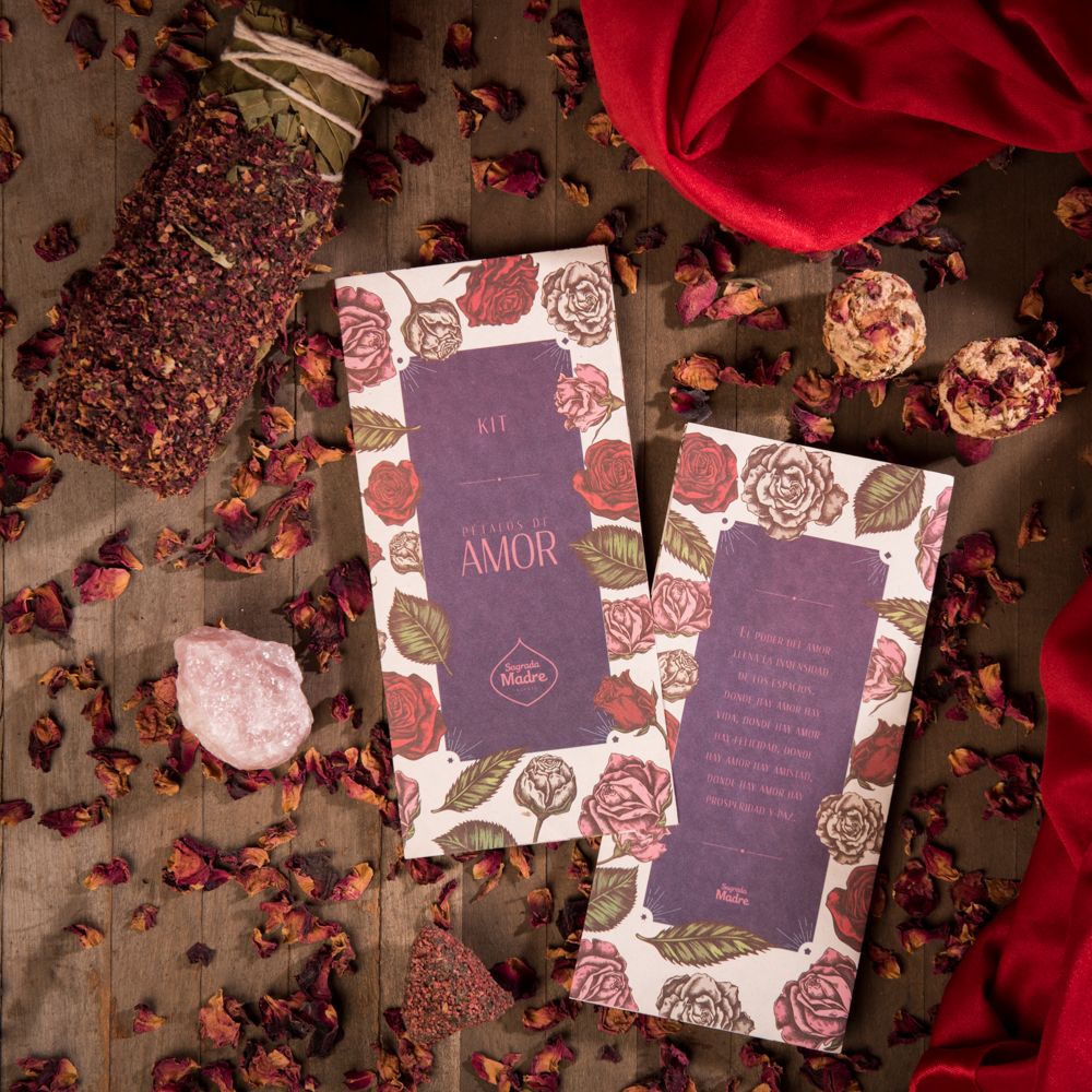 Sagrada Madre Kit Petali d'Amore - Smudge, bombita, incenso e amuleto di quarzo rosa