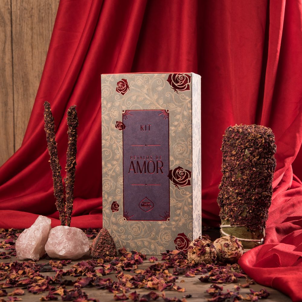 Sagrada Madre Kit Petali d'Amore - Smudge, bombita, incenso e amuleto di quarzo rosa