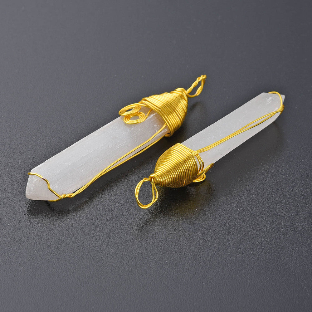 Ciondolo in Selenite naturale con occhiello in ottone dorato - Tranquillizzante e purificante