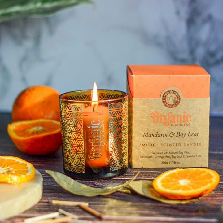 Organic Goodness Mandarin & Bay Leaf - soy wax candle with mandarin and laurel fragments - Smudge Scented Candle 200g