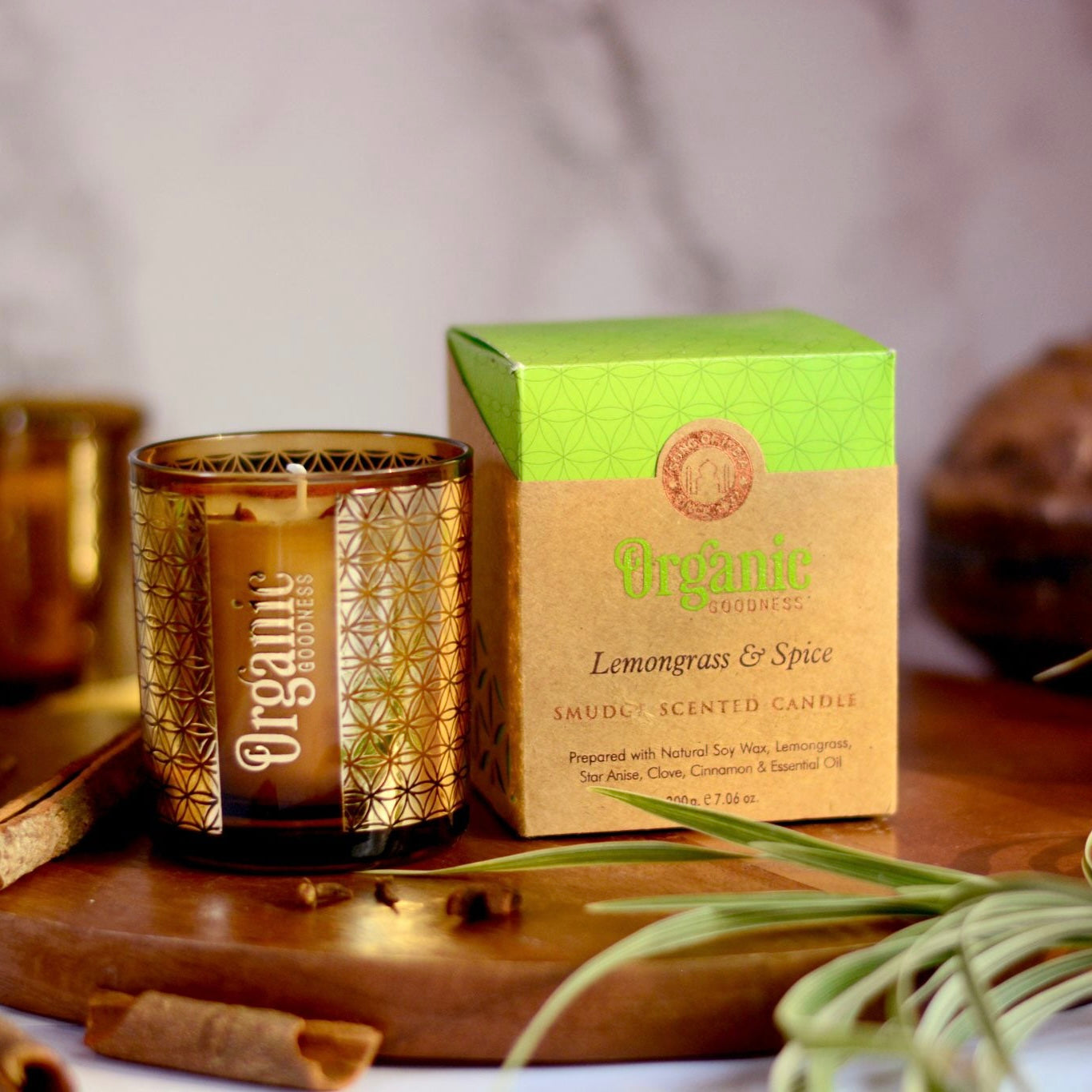 Organic Goodness Lemongrass & Spice - Candela in Cera di Soia con frammenti di Lemongrass e Spezie - Smudge Scented Candle 200g