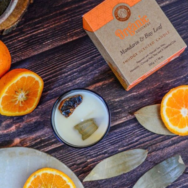 Organic Goodness Mandarin & Bay Leaf - soy wax candle with mandarin and laurel fragments - Smudge Scented Candle 200g