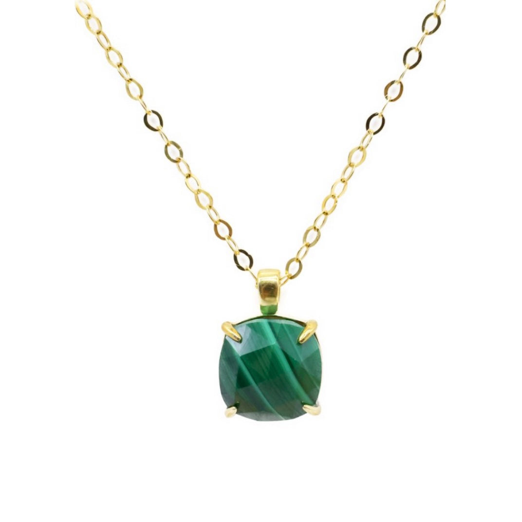 COLLANA CON MALACHITE IN ARGENTO 925 PLACCATO ORO - Trasformazione ed equilibrio