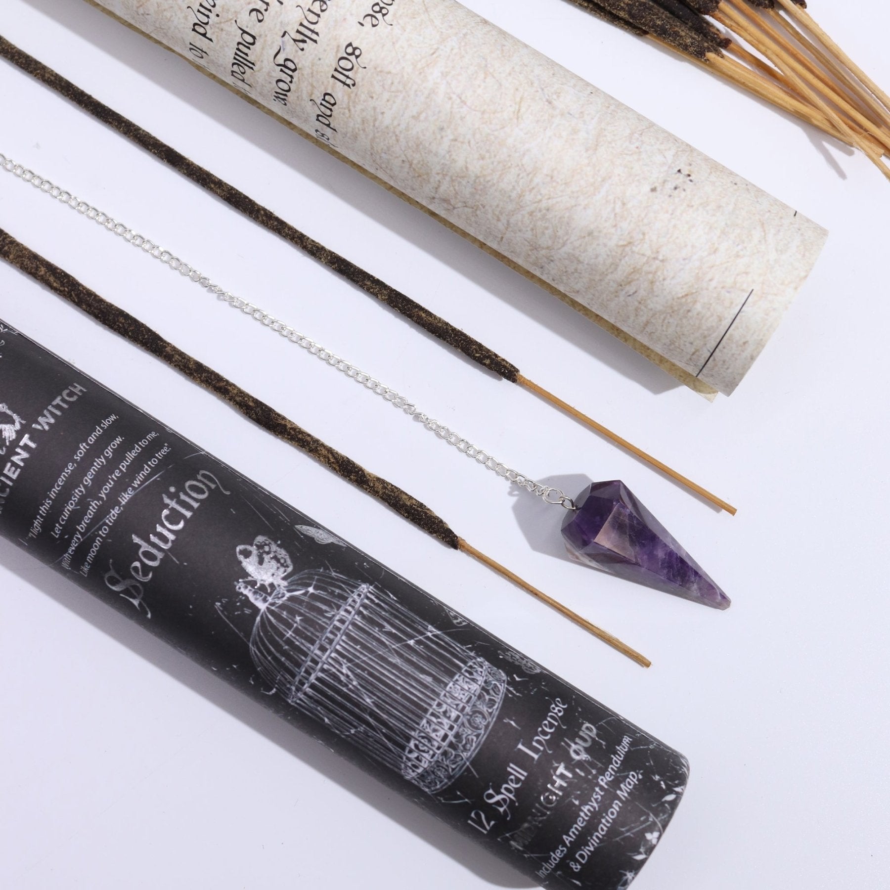 ANCIENT WITCH SPELL – Incenso Rituale di Seduzione con Pendolo in Ametista - Clorophilla Shop