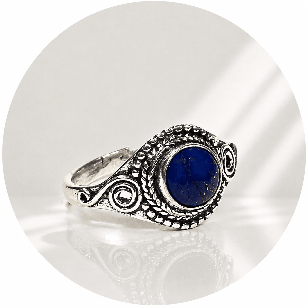 ANELLO VINTAGE IN LAPISLAZZULI - Saggezza, comunicazione e intuizione - Clorophilla Shop