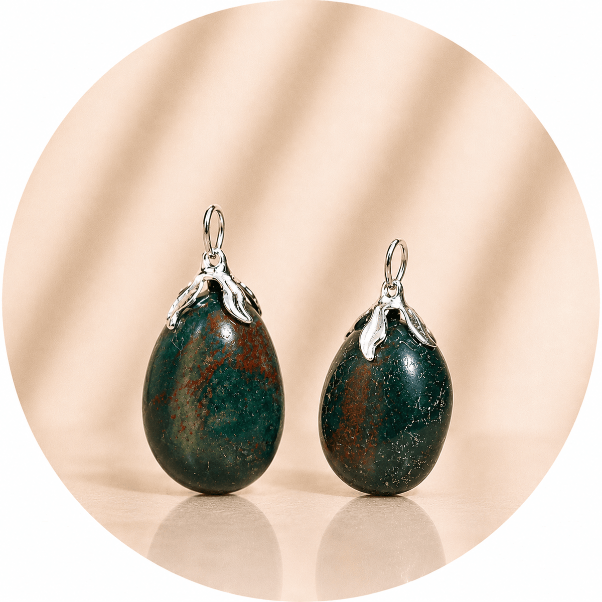CIONDOLO IN ELIOTROPIO (BLOODSTONE) FOGLIA ARGENTO - Forza, coraggio e vitalità - Clorophilla Shop
