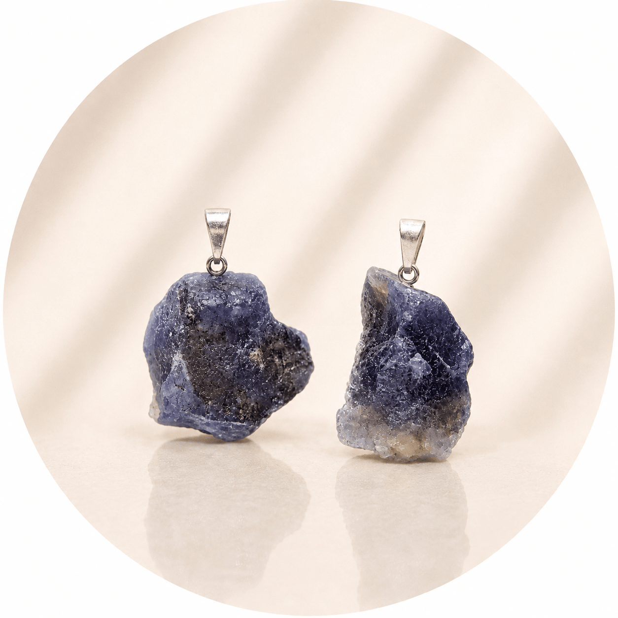 CIONDOLO IN IOLITE (ZAFFIRO D'ACQUA) GREZZA - Intuizione, chiarezza mentale e crescita personale - Clorophilla Shop