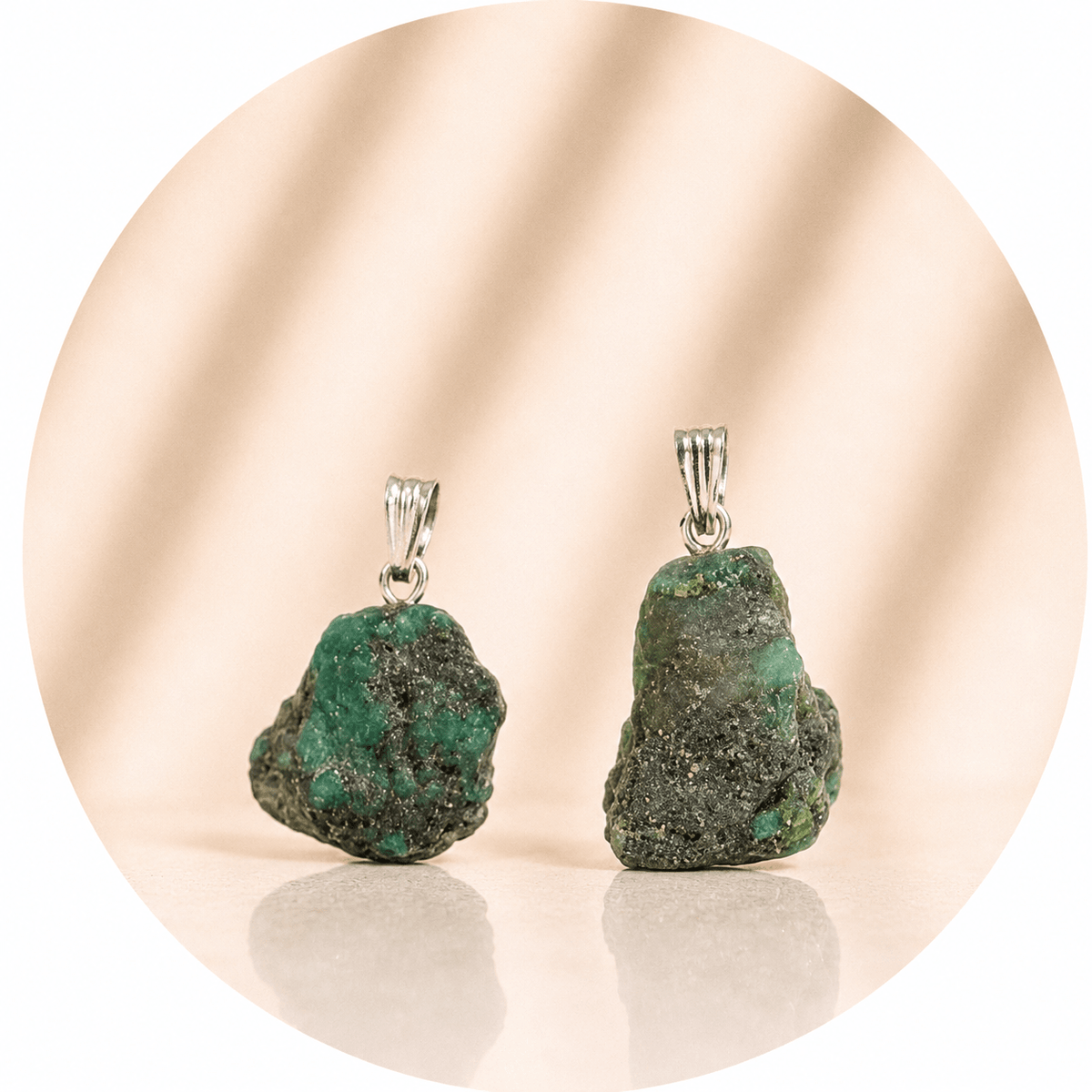 CIONDOLO IN SMERALDO GREZZO - Amore, armonia e rinascita - Clorophilla Shop