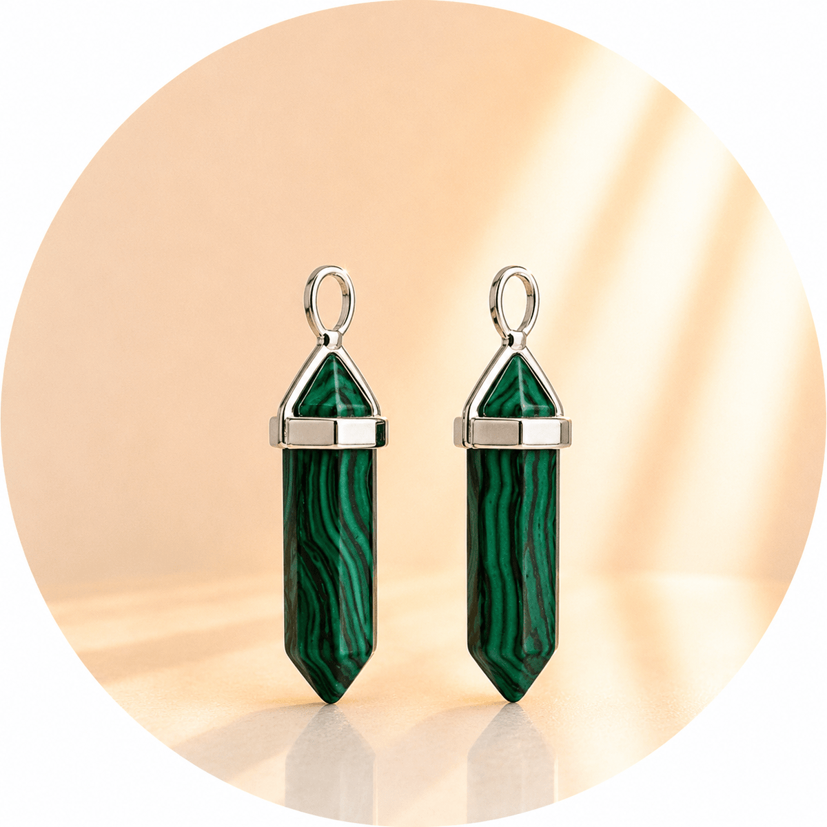 CIONDOLO PRISMA IN MALACHITE SINTETICA - Trasformazione, protezione e crescita personale - Clorophilla Shop