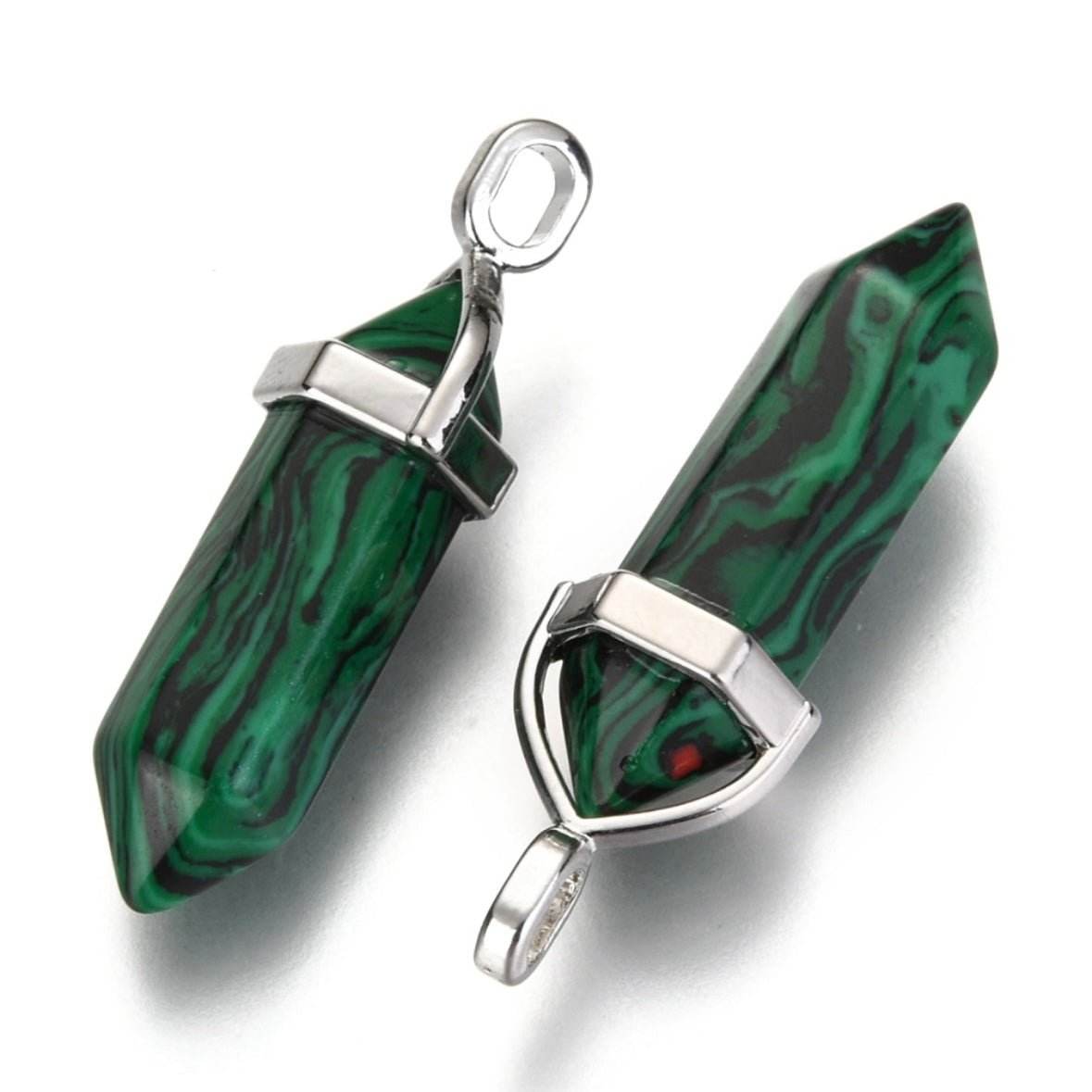 CIONDOLO PRISMA IN MALACHITE SINTETICA - Trasformazione, protezione e crescita personale - Clorophilla Shop