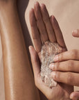 HEI POA GOMMAGE GOURMAND NOURISSANT - Scrub corpo con Olio di cocco bio, Cristalli di sale, Polpa e gusci di cocco - Clorophilla Shop