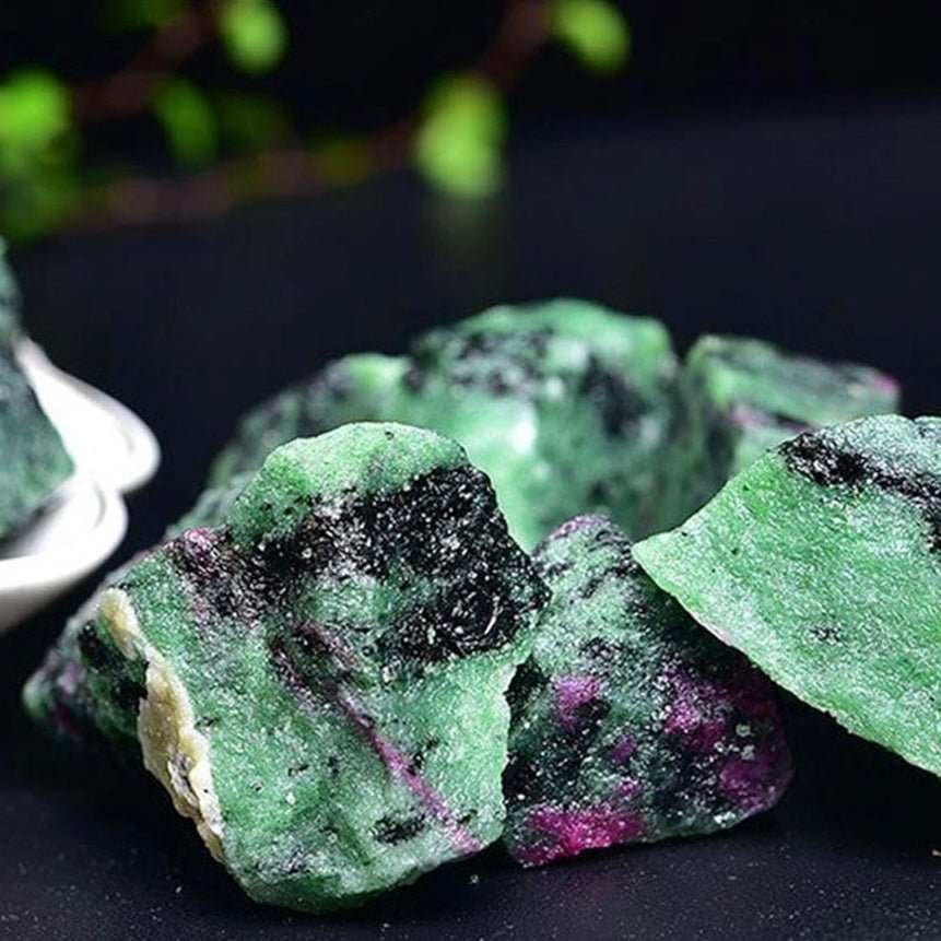 Rubino Zoisite origine Tanzania - Energia positiva, autostima ed evoluzione interiore - Clorophilla Shop