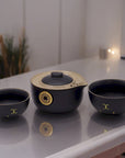SET TEIERA E TAZZE FENG SHUI - Gatto con moneta della fortuna - Clorophilla Shop